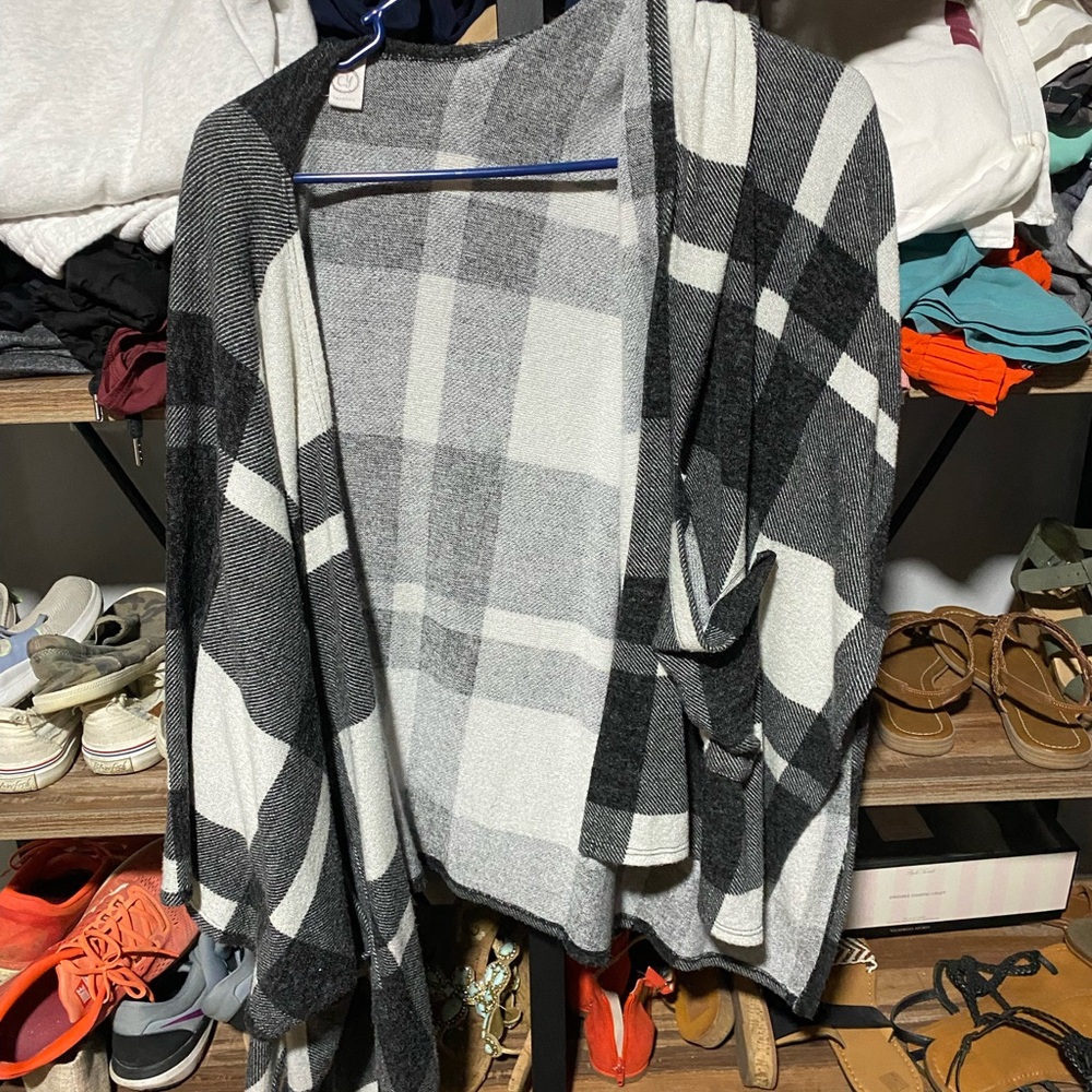 Elegant Black and White Plaid Cardigan